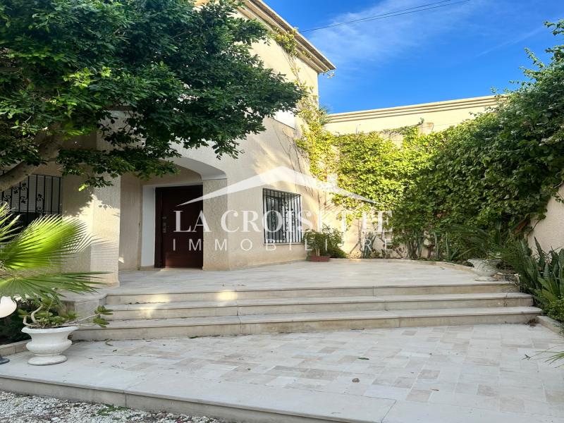 Villa S+3 à La Soukra
